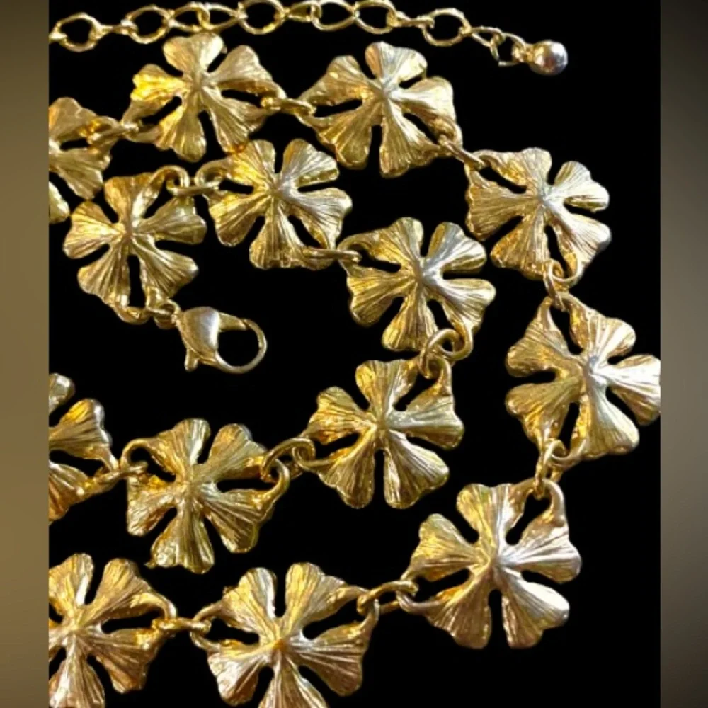 Vintage Gold Tone Dogwood Flower Link  Necklace Choker With Clear Rhinestones